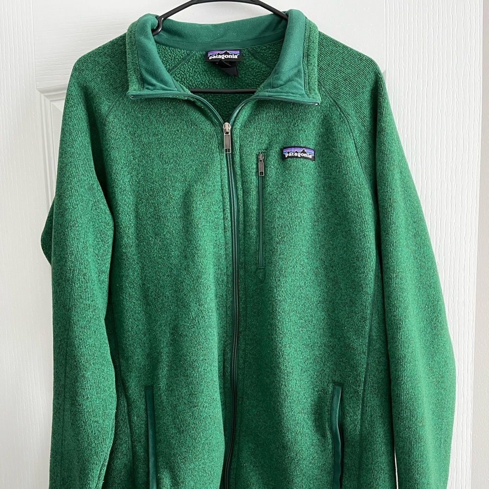 Men’s Green Patagonia fleece jacket